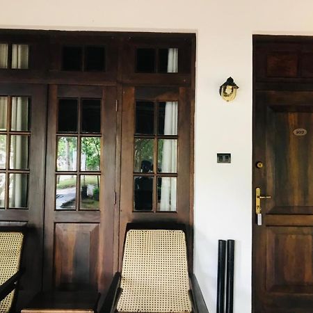 Palm Garden Village Hotel Anuradhapura Esterno foto