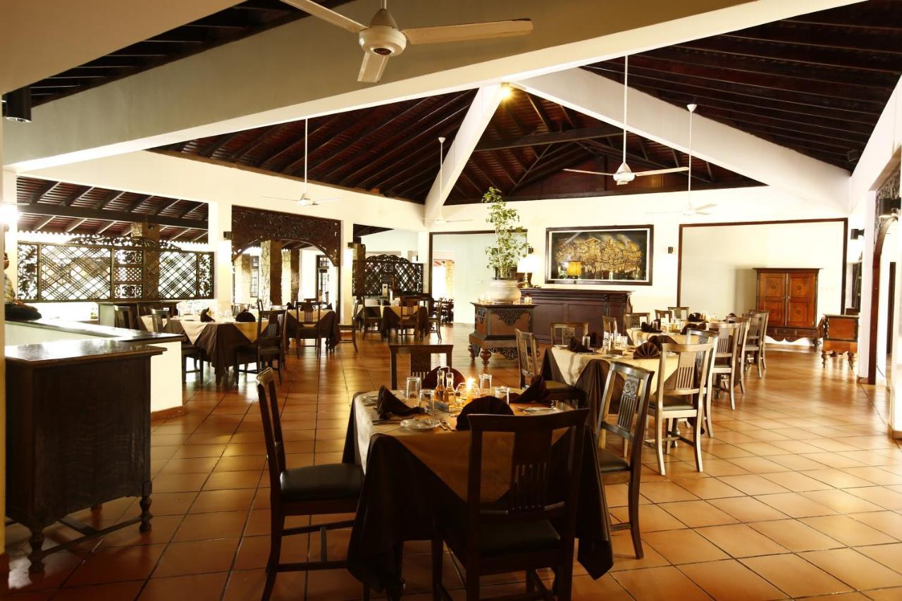 Palm Garden Village Hotel Anuradhapura Esterno foto
