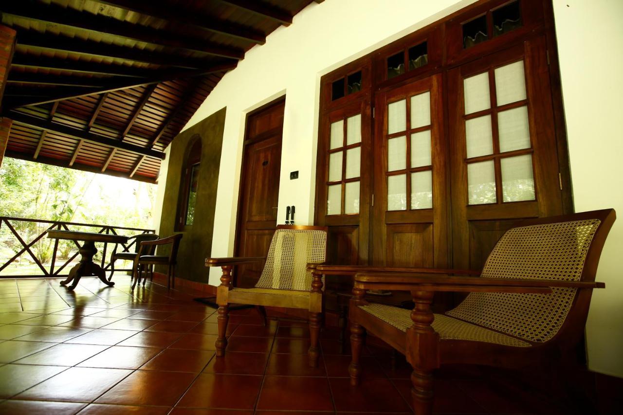 Palm Garden Village Hotel Anuradhapura Esterno foto