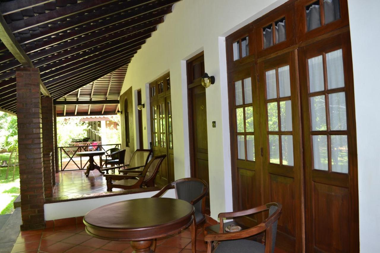 Palm Garden Village Hotel Anuradhapura Esterno foto