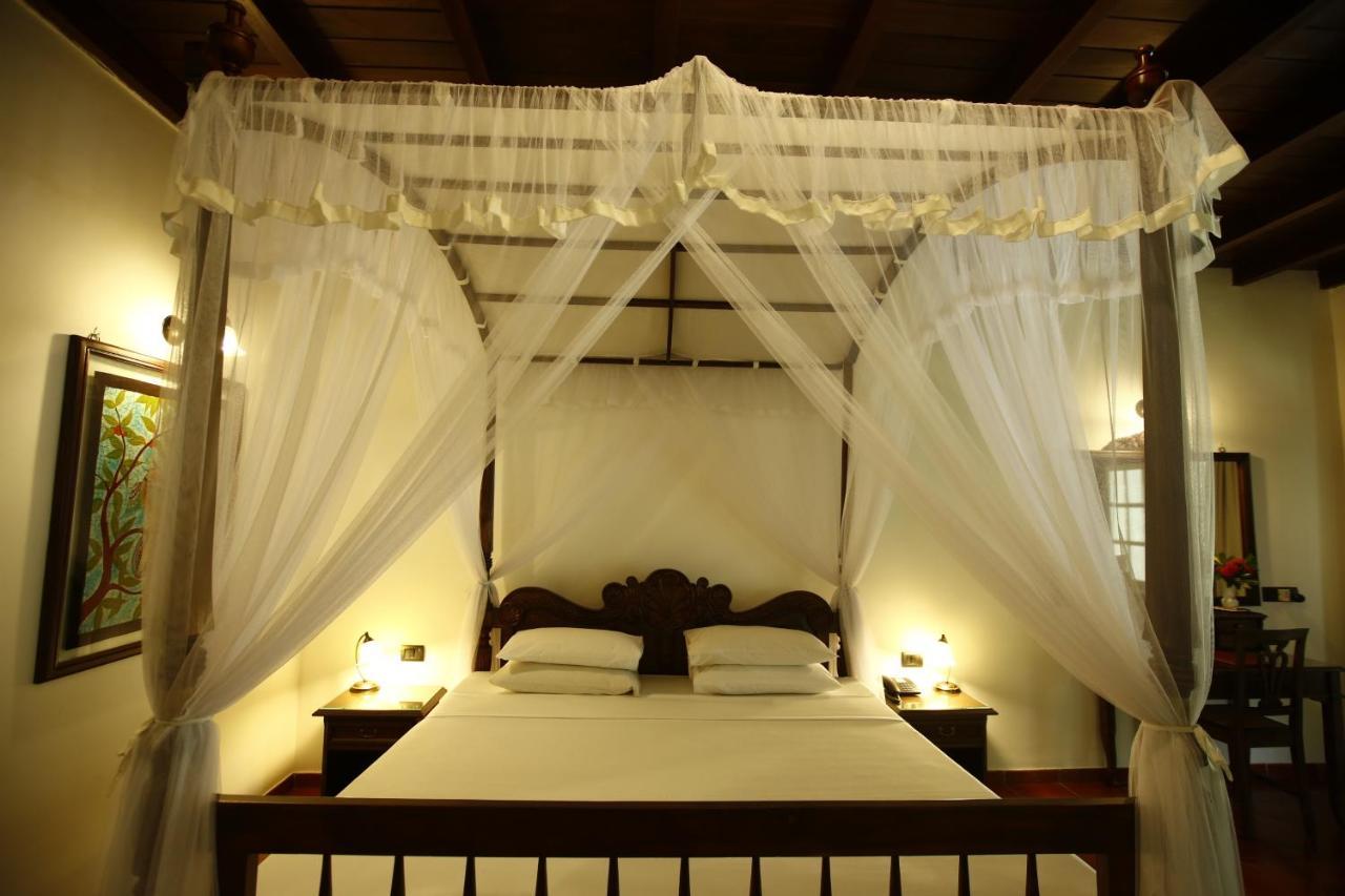 Palm Garden Village Hotel Anuradhapura Esterno foto